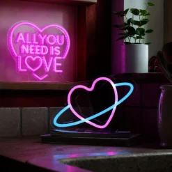 LED-Lampa All You Need is Love