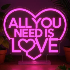 LED-Lampa All You Need is Love