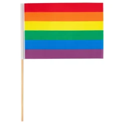 Regnbågsflagga på Pinne